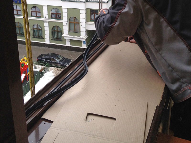 Замена уплотнителя в алюминиевых окнах