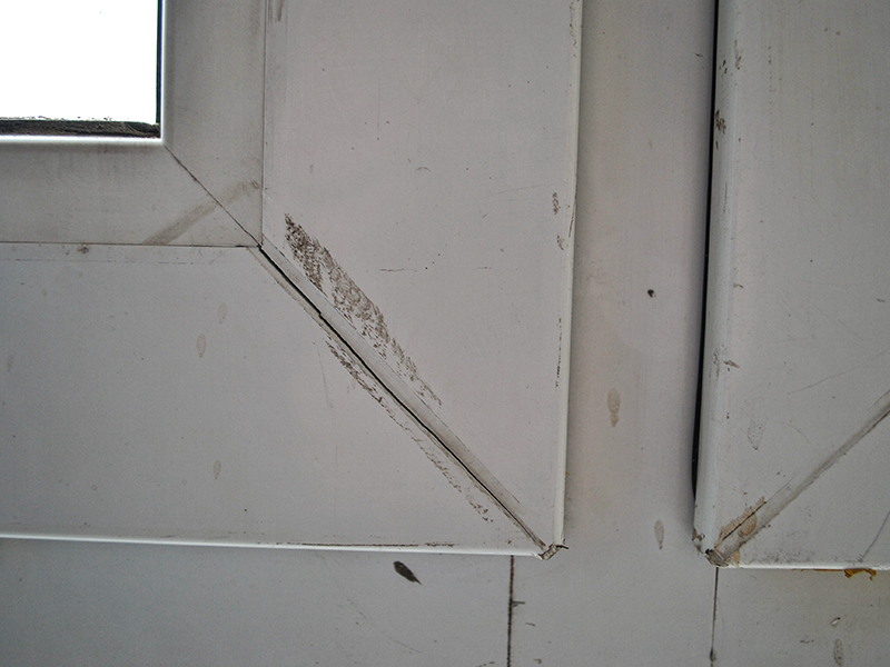 Царапины на окнах