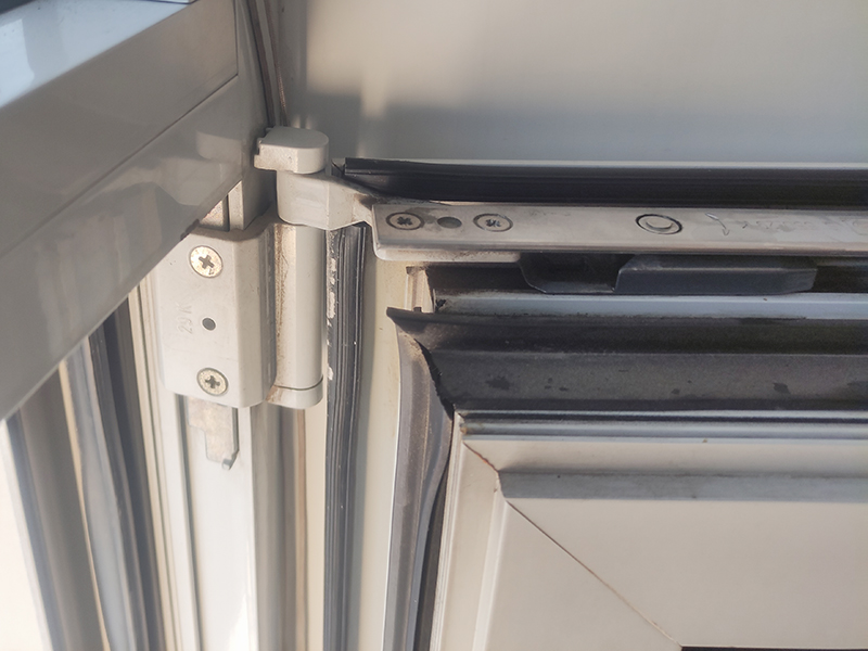 Ремонт фурнитуры для алюминиевых окон