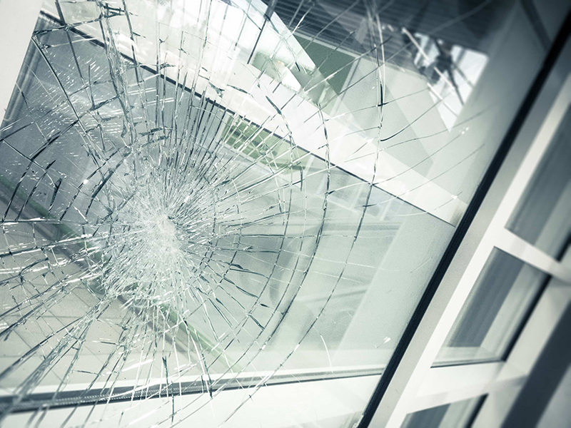 Замена разбитого стеклопакета