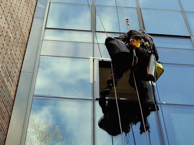 Герметизация фасадного остекления