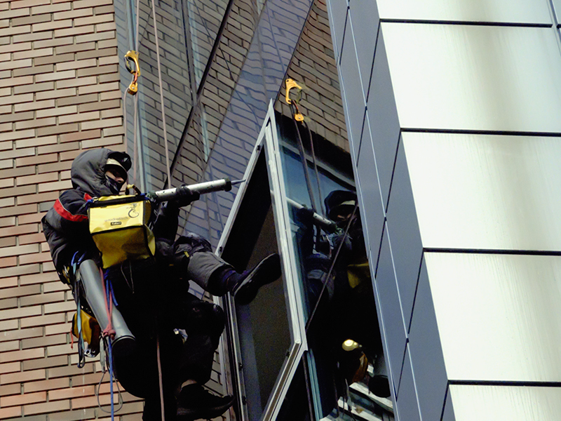 Герметизация фасадного остекления