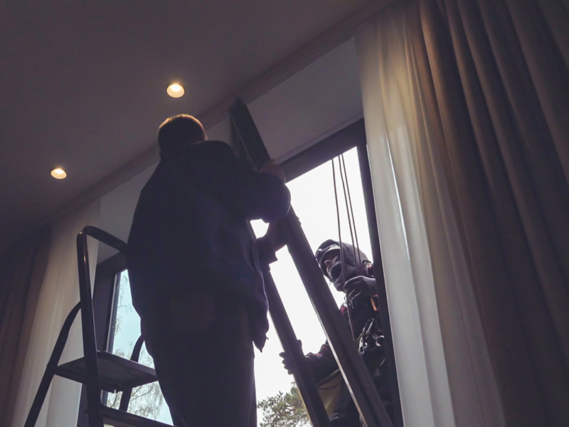 Установка открывающейся створки в витражные окна