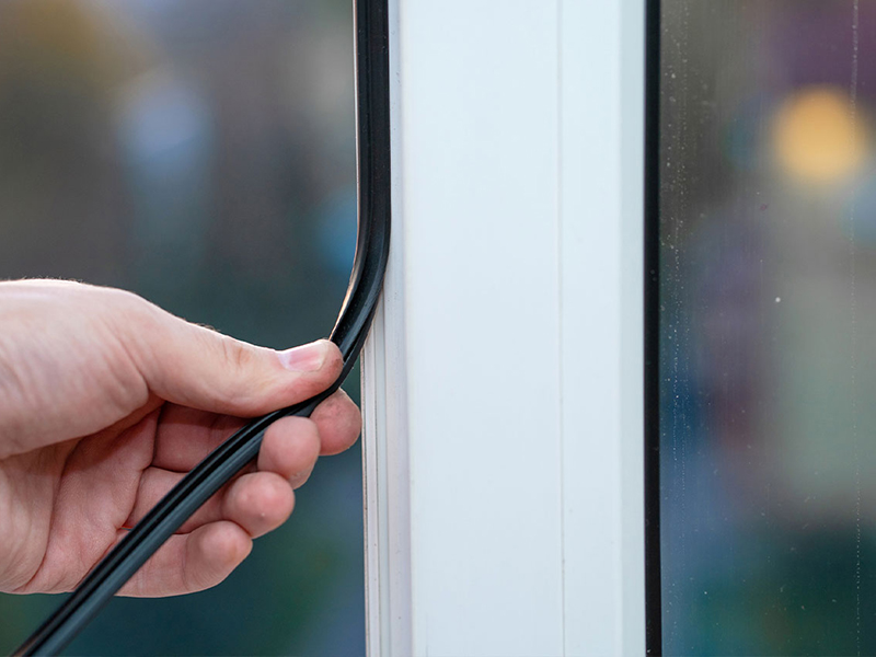 Замена уплотнителя в фасадных конструкциях