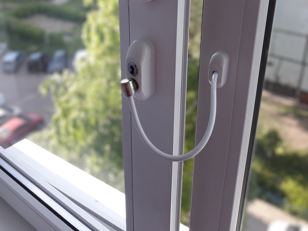 замок с троссиком