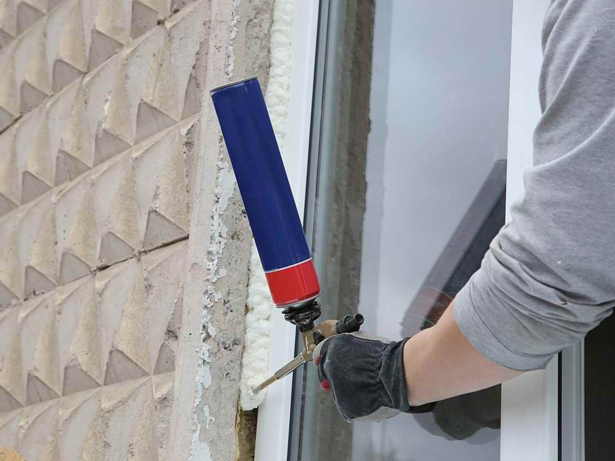 Герметизация монтажного шва