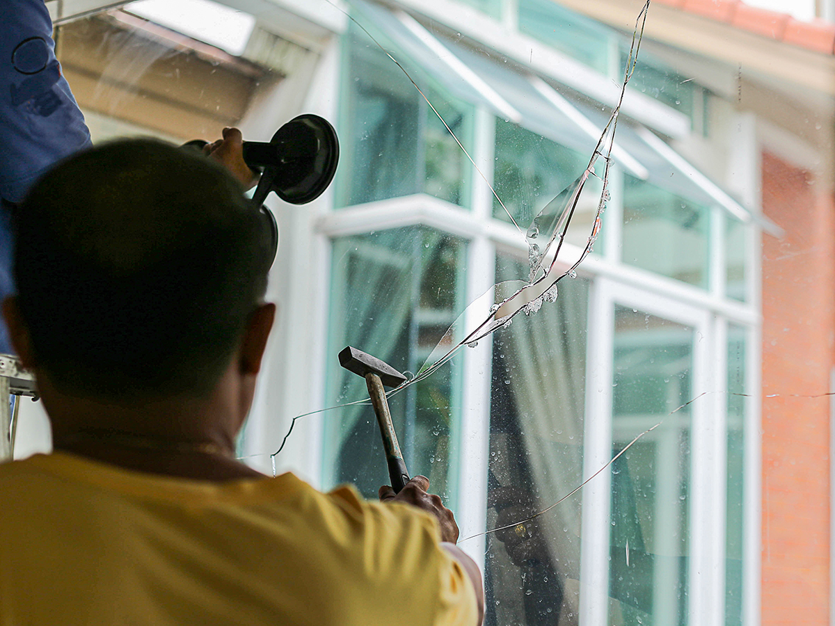 Замена разбитого стеклопакета