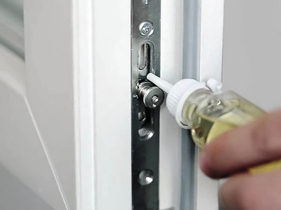 Чистка и смазка фурнитуры