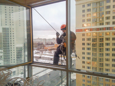 Установка открывающейся створки в глухое остекление