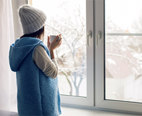 Преимущества и недостатки чёрных окон