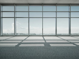 Неудобно проветривать и мыть стекла снаружи