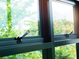 Тяжело открываются/закрываются створки