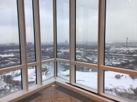 Неудобно проветривать и мыть стекла снаружи