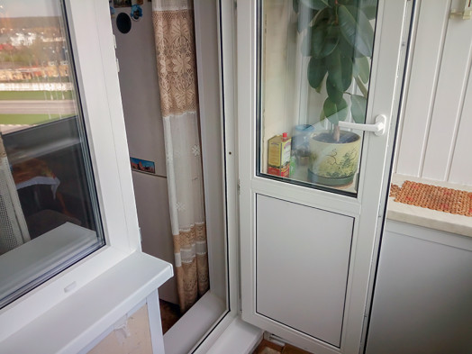 балконная дверь наружнего открывания