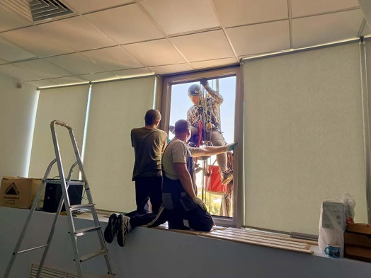 крепление рамы в фасадную конструкцию