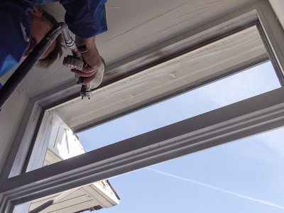 Покраска укрывным составом